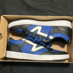 Lowland Vans🔵⚫️⚪️.  Size: 9M